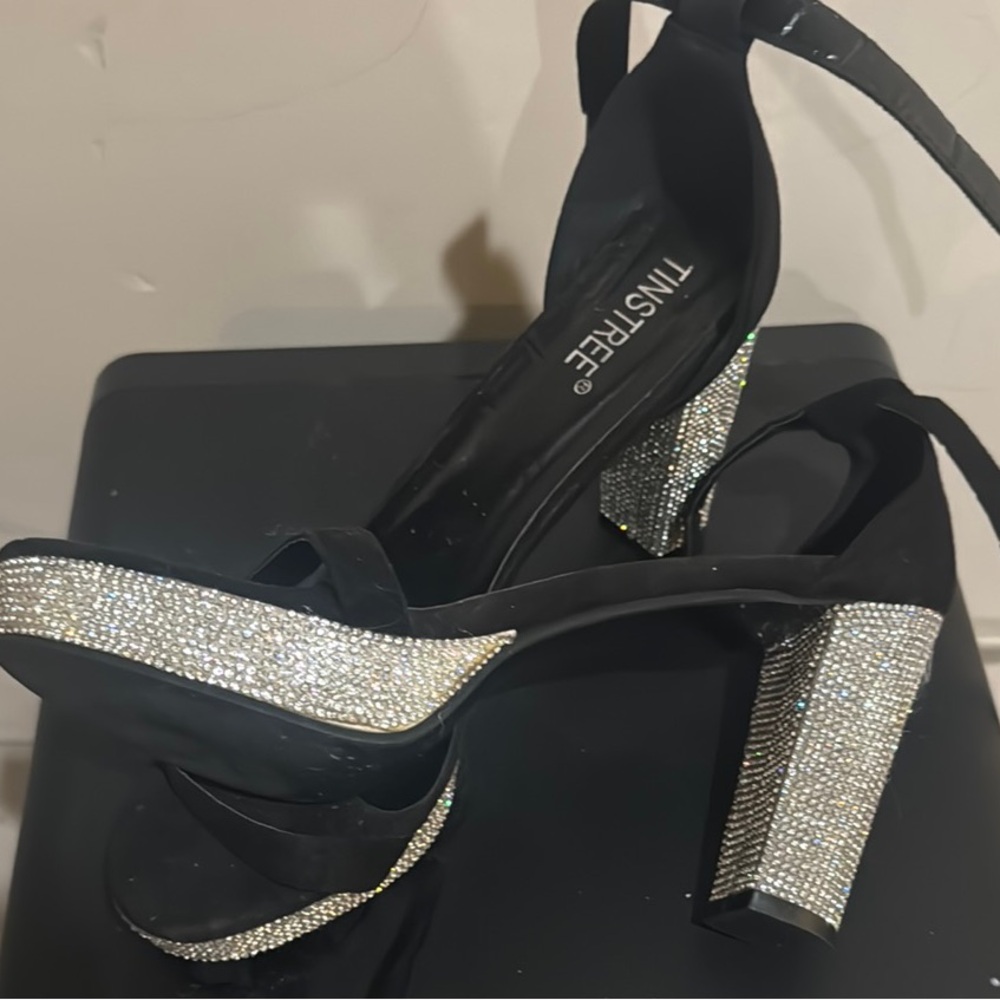 Missguided + Black and Silver Heeled Sandals